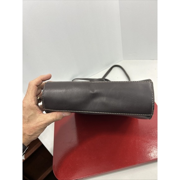 Liz Claiborne Brown Purse‎ Bag Shoulder Straps Zipper And Magnet Clasps. - Picture 3 of 10